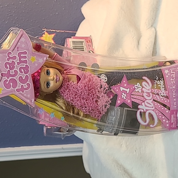 From The World Of Barbie Comes Star Team Stacie A Set Of 3 Collectible Dolls NIB - Picture 6 of 8